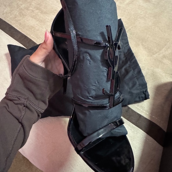 YSL Cassandra Heels - Picture 8 of 10